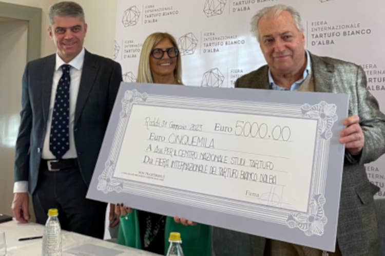 Tartufo d'Alba un premio a chi si prende cura del diamante bianco